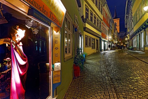 Mechanical Theatre with half-timbered houses of the Kraemerbruecke and the Aegidienkirche in the evening