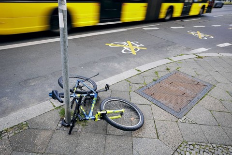 The pictogram for a cycle path in Ollenhauerstrasse in Berlin Reinickendorf has been crossed with a yellow marking. The new transport administration in Berlin has stopped several cycle path projects i...