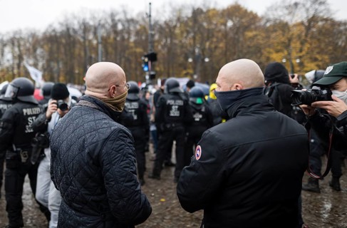 Demonstrators protest against the reform of the infection protection law