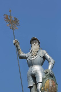 Knight figure with lance and shield at the hop well built 1573