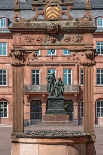 Monument Brothers Jakob and Wilhelm Grimm