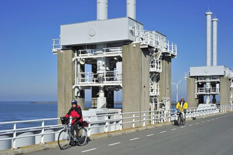 Storm flood barrier