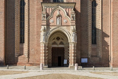 Side portal with Gothic porch