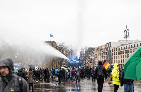 Demonstrators protest against the reform of the infection protection law