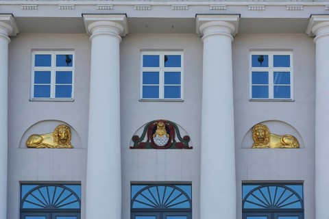 House wall with columns