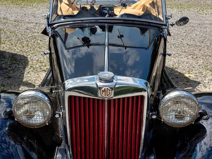 MG Roadster Convertible