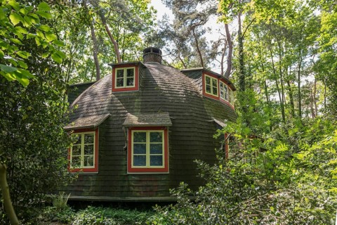 Spherical house