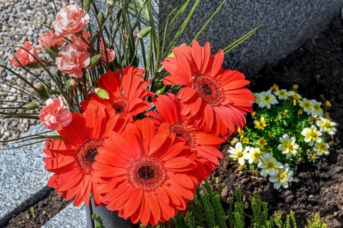 Grave ornaments