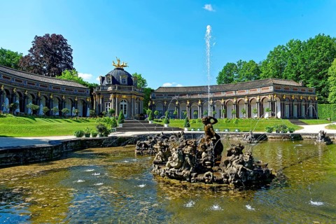Water Games and New Palace with Temple of the Sun