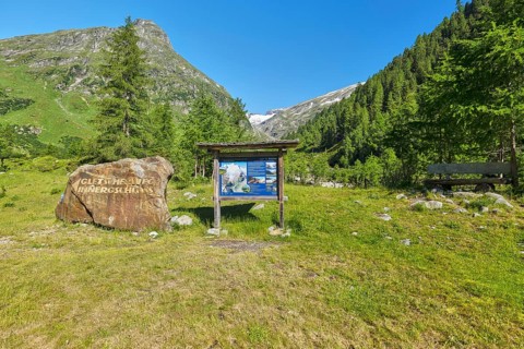 Information board Gletscherweg Innergschloess