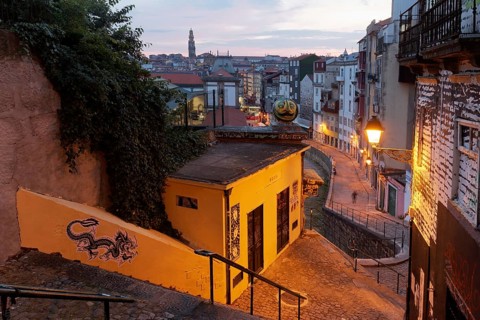 Steep staircase in the light of a alleyway lamp