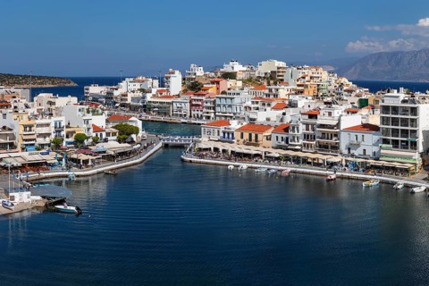 Harbour promenade at Lake Voulismeni