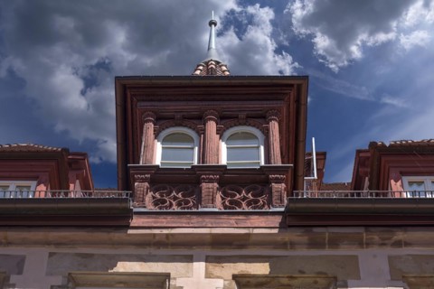 Historic roof lift bay
