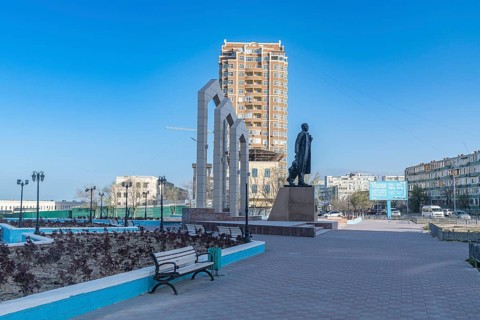 Monument to Zhalau Mynbayev