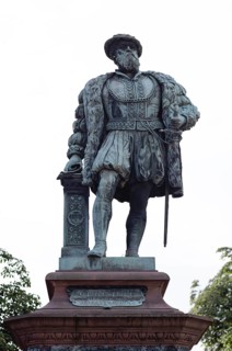 Statue