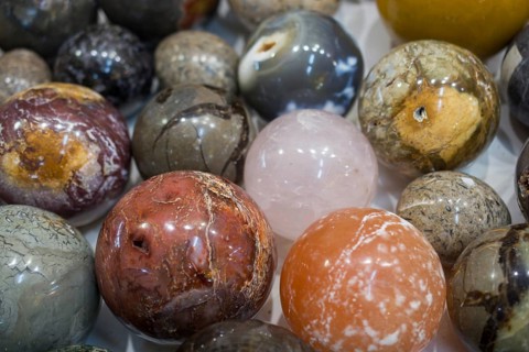 Bright Colorful Marble stone Balls cut in round shapes