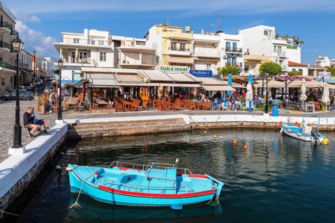 Harbour promenade at Lake Voulismeni