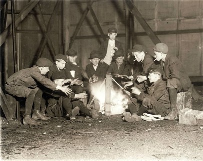 Youth gang of newsboys in New York in 1910