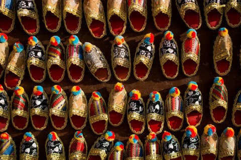 Set of turkish Ottoman leather slipper in bazaar in Istanbul