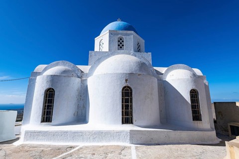 Whitewashed architecture in Pyrgos