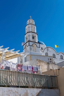 Whitewashed church in Pyrgos