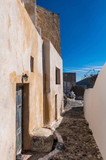 Whitewashed architecture in Pyrgos