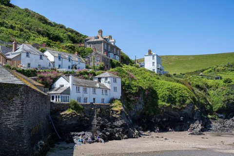 Cottages and traditionally built stone houses on the cliffs of Port Isaac