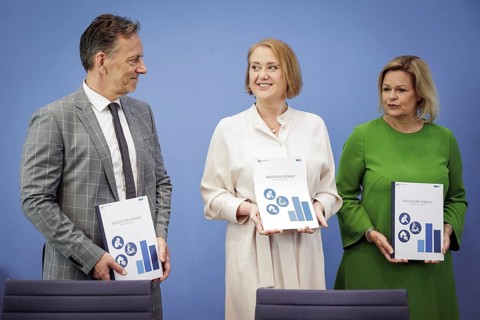 Lisa Paus