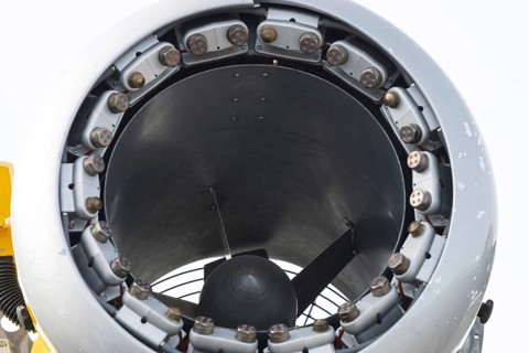 Nozzles on the inner rim of a propeller gun