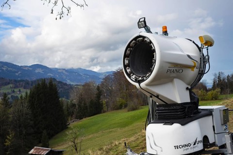 Mobile propeller gun