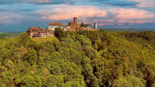 On the left Wartburg Gasthof. Hotel