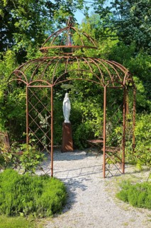 Madonna figure
