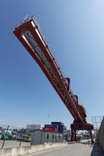 Historic crane Titan with 69 m boom