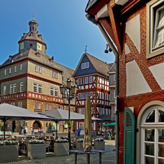 Town hall with half-timbered houses at Buttermarkt