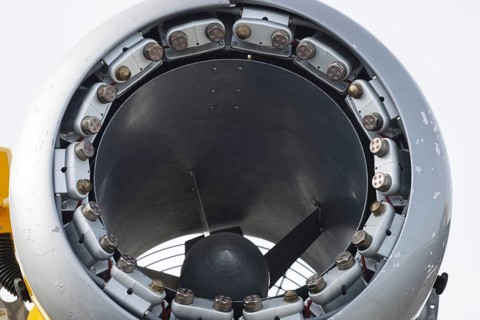Nozzles on the inner rim of a propeller gun