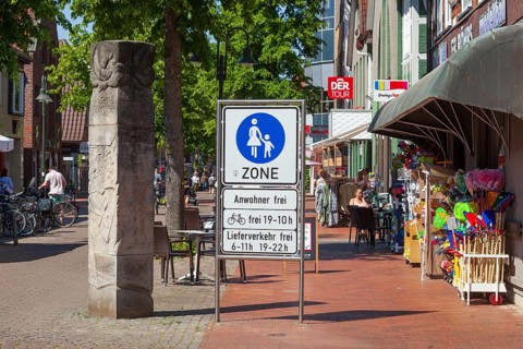 Sign pedestrian zone