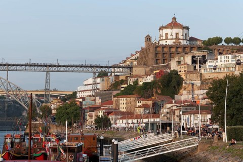 View of Cais de Gaia waterfront