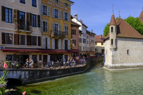 Palais de l'Isle in the Thiou River