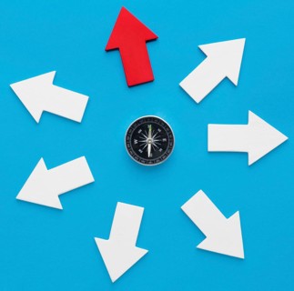 Top view compass with arrows
