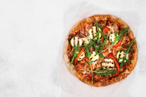 Arugula pizza with white background