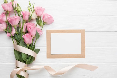 Bouquet pink roses with ribbons