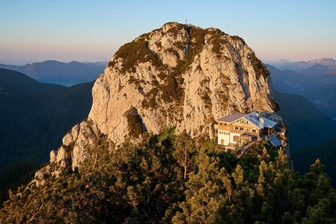 Buchstein and Tegernsee Hut in the evening light