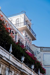 Roof structure with a roof terrace on an old building in Lisbon