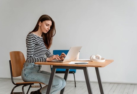 Young business woman working laptop