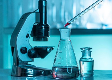 Lab glassware microscope arrangement