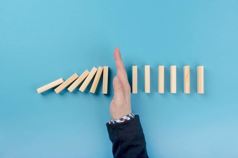 Pause wooden blocks falling