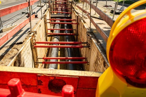 Construction work on a new district heating pipeline for the use of waste heat from an industrial plant in the Benrath district