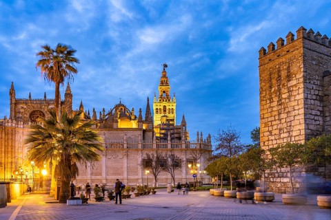 Santa Maria de la Sede Cathedral at dusk