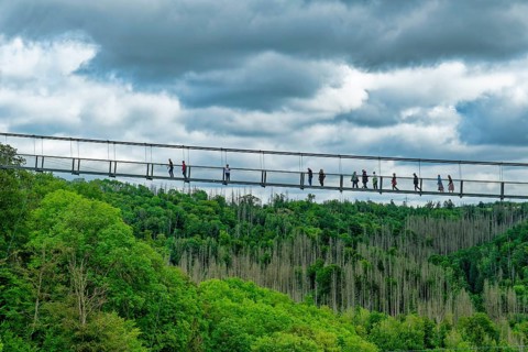 483-metre-long Titan RT suspension rope bridge over the Rappbode dam