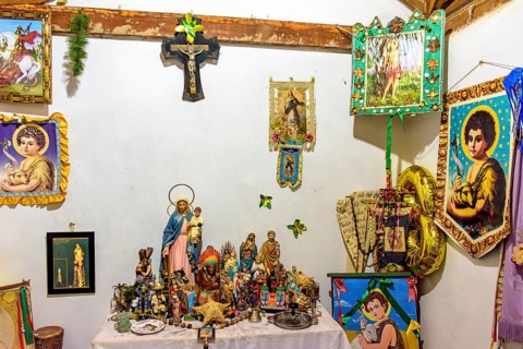 Altar with several images of saints